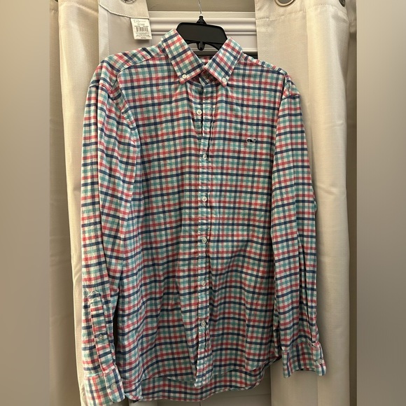 Vineyard Vines Button-Up - Picture 2 of 2